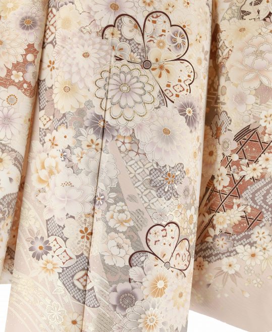 成人式振袖[くすみカラー]白に薄グレー、薄ピンクの新古典柄[身長164cmまで]No.1106